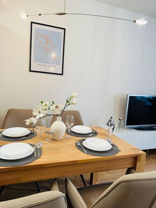 Modern Eingerichtete Wohnung Im Stadtzentrum Zittau Kostenloser Parkplatz Ngoại thất bức ảnh